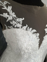 Robe de mariée forme trapèze avec petite traine Dernières pièces taille 50 et 42 · vue 6