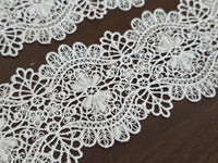 Galon dentelle guipure ivoire clair 6 cm – motif floral fin festonné – dentelle mariée au mètre · vue 4
