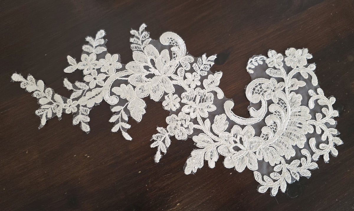 Grand motif ivoire brillant brodé de sequins pour robe de mariée