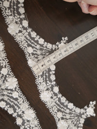 Galon ivoire fleurs 3D relief , perles · vue 4