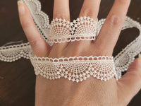 Galon Dentelle Guipure Ivoire Clair Motif Éventails — Largeur 2 cm | Vendu par 10 cm · vue 2