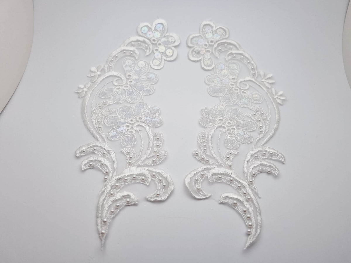 Motif arabasque ivoire perles et sequins pour robe de mariée