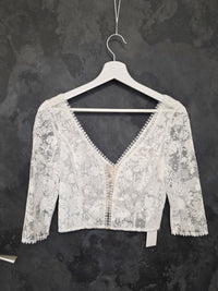 Top mariée bohème ivoire clair en dentelle – Manches 3/4 – Dos boutonné – Style romantique · vue 7