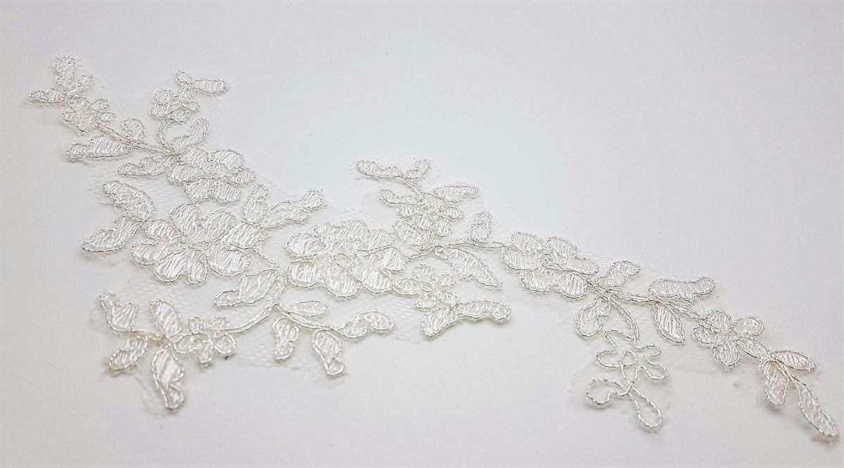 Motif appliqué brodé fil argenté ivoire pour robe de mariée