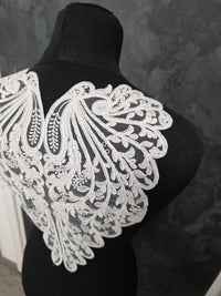 Motif dos en dentelle ivoire pour dos de robe de mariée · vue 4