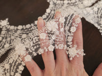 Galon ivoire fleurs 3D relief , perles · vue 5