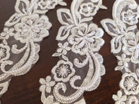 Lot unique de 7 motifs ivoire avec perles et arabesques · vue 2