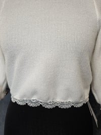 Pull mariée ivoire en maille douce – Dos ouvert élégant – Finitions dentelle – Mariage hiver · vue 4