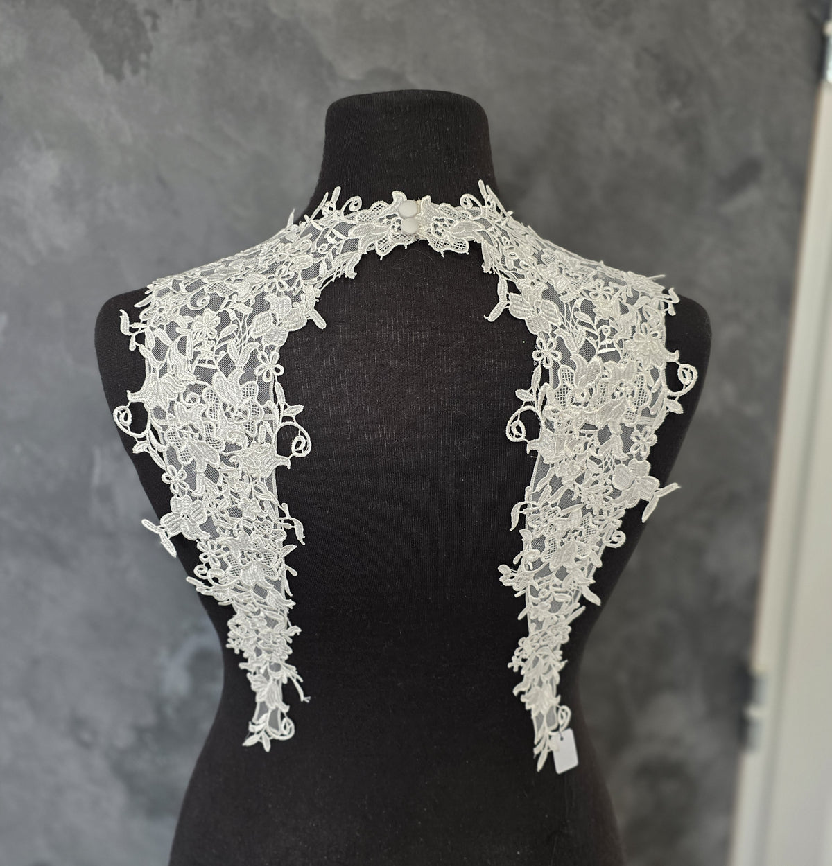 Cache épaules en guipure pour robe de mariée ivoire