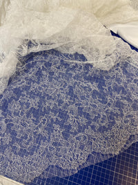 Dentelle très fine 100% soie · vue 3