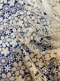 Dentelle guipure motif fleurs mandala ANGIOLA · vue 3