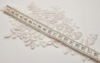 Motif dentelle ivoire nacré fleurs et feuilles pour robe de mariée · vue 4