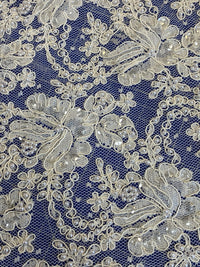 Dentelle rebrodée et perlée pour robe de mariée · vue 2