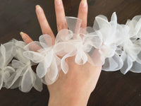 Galon de fleurs en organza 3D ivoire clair · vue 2