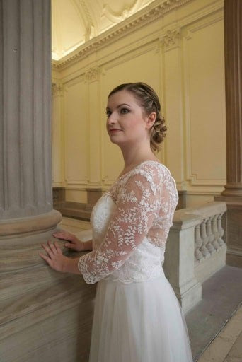 Top mariée dentelle ivoire clair – Manches longues – Dos boutonné – Taille 40