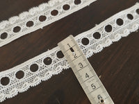 Galon dentelle ajourée – Ivoire clair – 2 cm – Vendu par 10 cm · vue 4