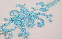 Motif en dentelle bleu turquoise clair fil argenté à coudre · vue 3