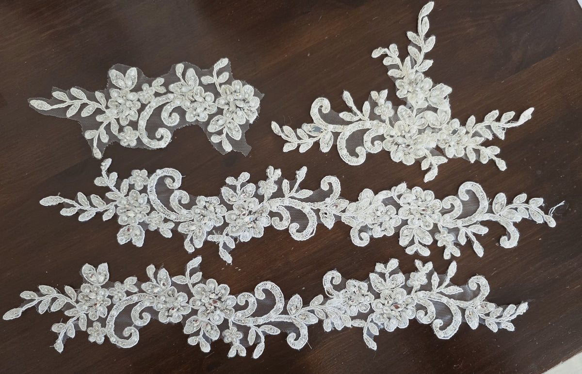 Lot unique de 4 motifs perles et strass ivoire