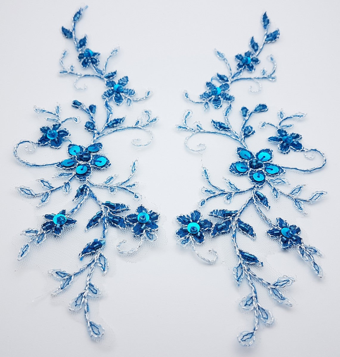Motif dentelle bleu canard brillant perles sequins pour robe de mariée soirée cocktail