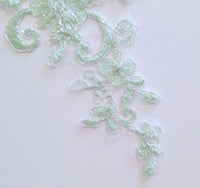 Motif vert clair en dentelle , fil argenté · vue 3