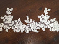 Galon de dentelle effet 3D relief , feuilles et fleurs bohème champêtre · vue 2