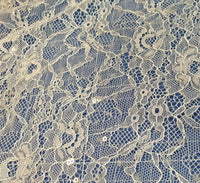 Dentelle pour robe de mariée avec sequins ivoire/blanc · vue 2