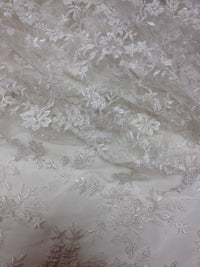 Dentelle rebrodée ivoire nacrée laize 140 · vue 4