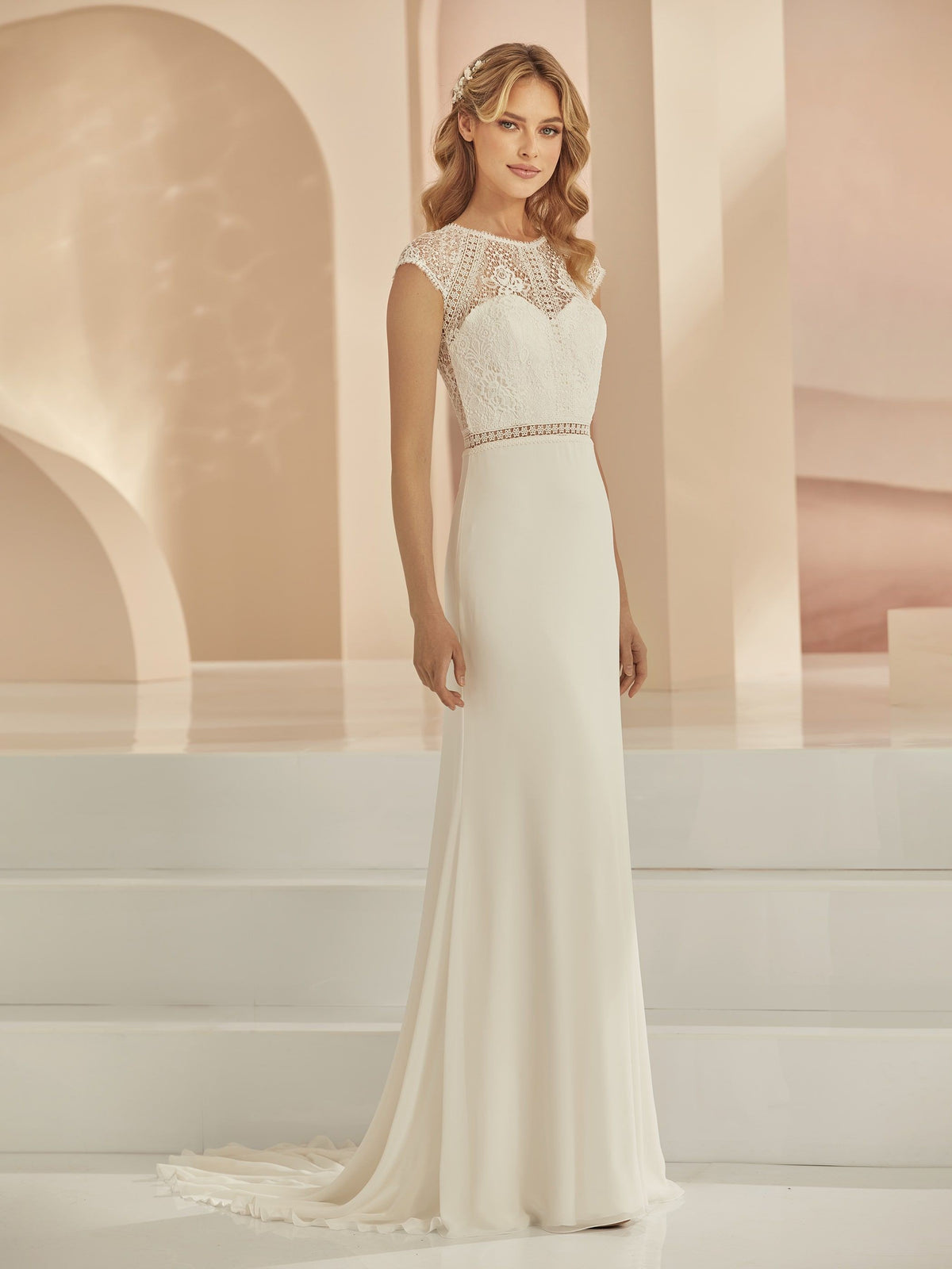 Robe de mariée "Denise" fluide près du corps ivoire bohème