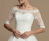 Top en dentelle col bateau manches 3/4 pour mariée · vue 2