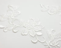 Motif brodé fleurs IVOIRE OU BLANC · vue 2