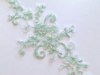 Motif vert clair en dentelle , fil argenté · vue 2