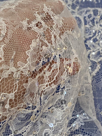 Dentelle fine brodée de sequins · vue 3