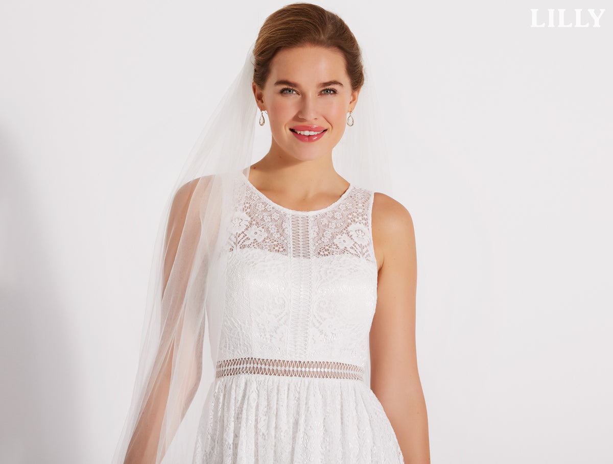 Robe de mariée en dentelle de la marque LILLY