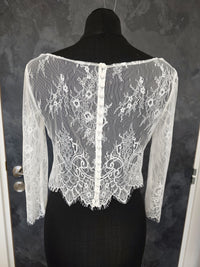 Top mariée en dentelle fine ivoire clair – Manches longues – Dos boutonné – Taille M · vue 5
