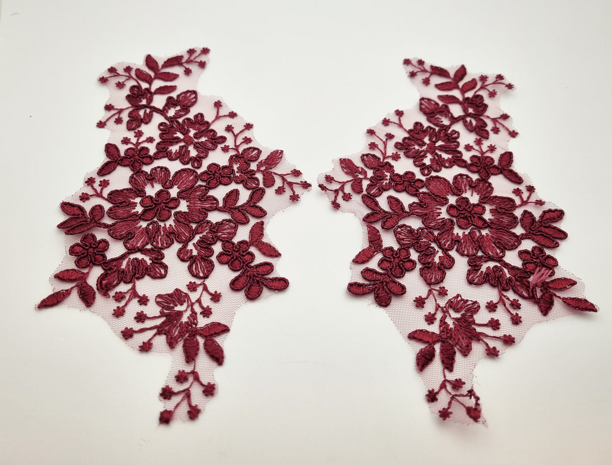 Motif dentelle rouge bordeaux fleurs et feuilles pour robe de mariée / soirée