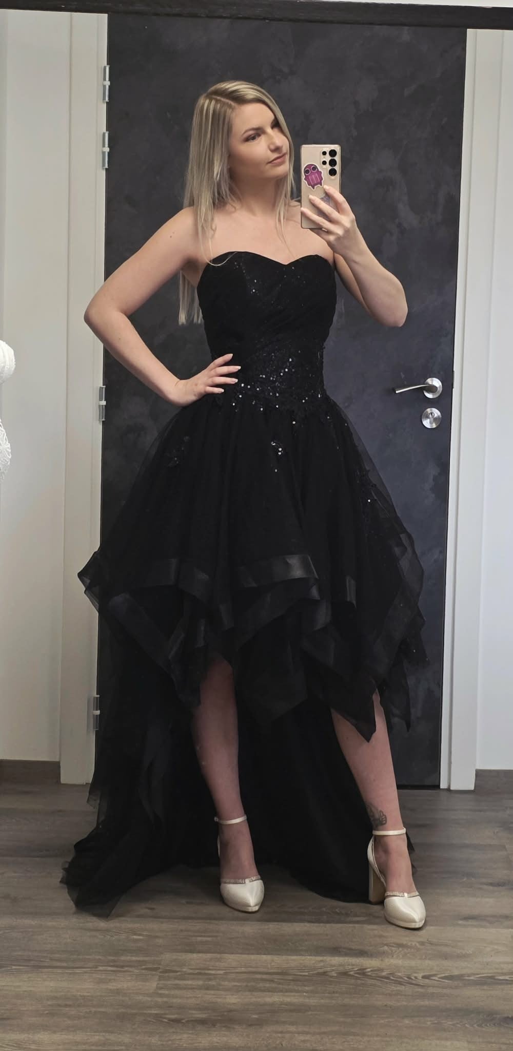 Robe de mariée asymétrique noire taille 38