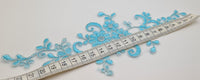 Motif en dentelle bleu turquoise clair fil argenté à coudre · vue 2