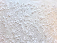Dentelle ivoire clair fleurs 3D relief Renard grière · vue 3