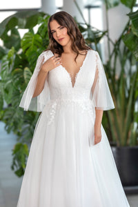 Robe de mariée grande taille en dentelle et tulle, manches flottantes - ELFY