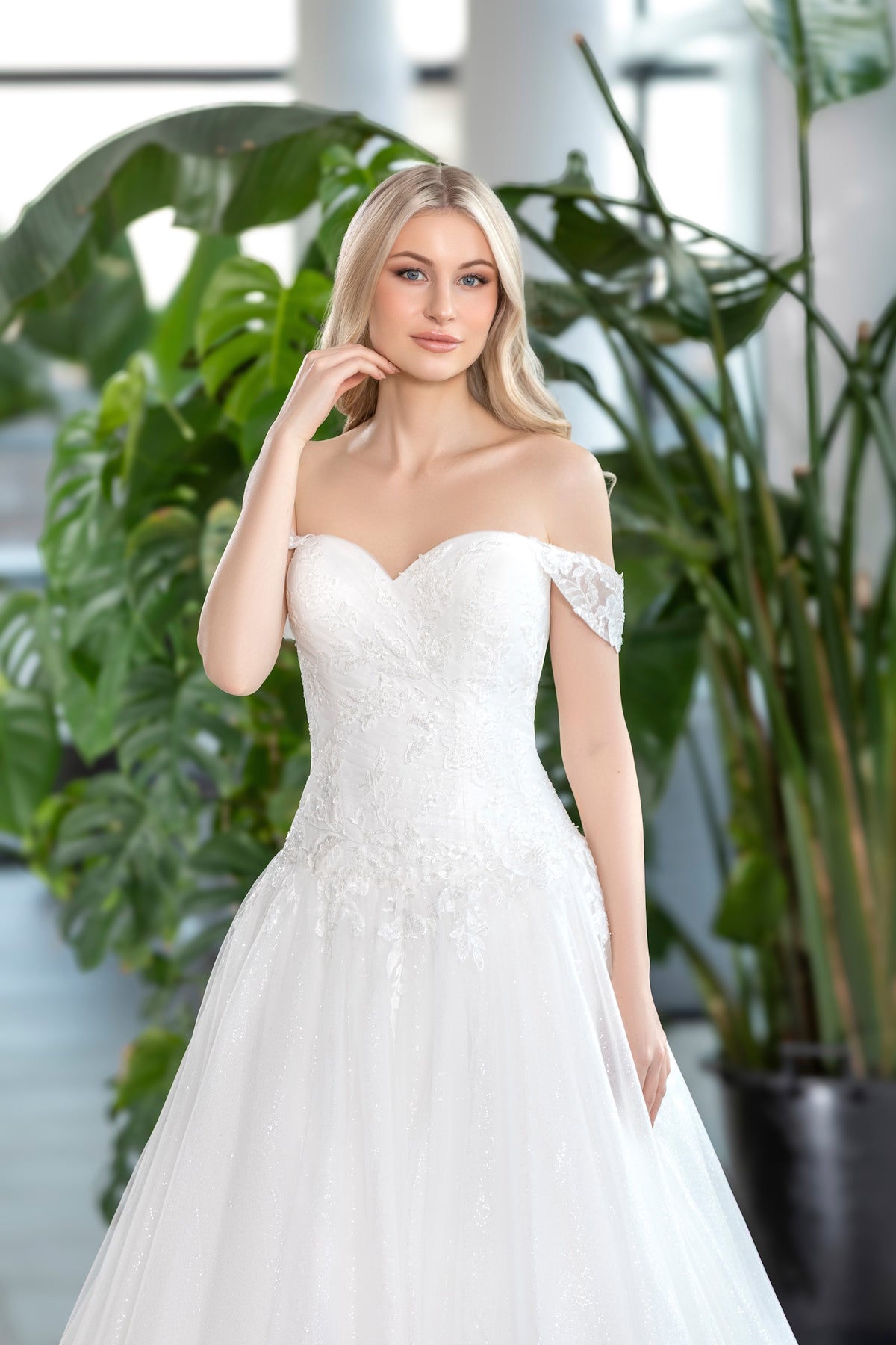 Robe de mariée en dentelle et tulle scintillant - Franca