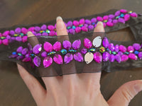 Galon strass et pierres roses sur tulle noir – largeur 5 cm – galon bijou couture – vendu au mètre · vue 2