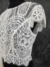 Top mariée bohème dentelle ivoire – Manches courtes festonnées – Dos boutonné – Taille XL · vue 3