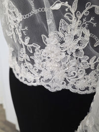 Top de mariée dentelle ivoire – encolure bateau épaules dégagées – manches 3/4 – dos boutons perles – haut robe de mariée romantique – taille 42 44 · vue 2