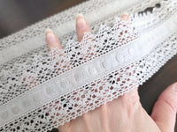Galon dentelle coton gris clair avec bande brodée – 6 cm – dentelle bohème vintage – vendu au mètre · vue 2