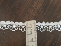 Galon dentelle fleurs ivoire clair – env. 2 cm – Vendu par 10 cm · vue 3