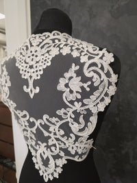 Motif pour dos en dentelle ivoire sur tulle · vue 3