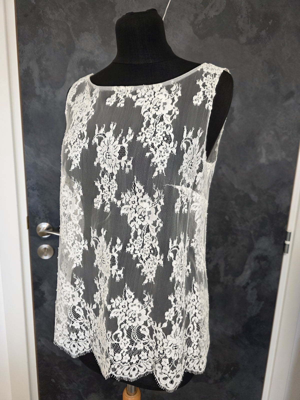 Top mariée dentelle française ivoire clair – Dos ouvert nœud – Taille 40 Lambert Creation