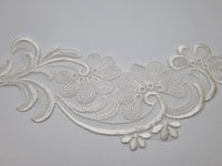 Motif en dentelle ivoire nacré arabesque pour robe de mariée · vue 3