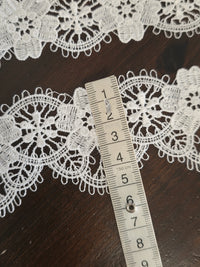 Galon Dentelle Guipure Ivoire Clair Médaillons Floraux — Largeur 5 cm · vue 3