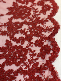 Dentelle rouge rebrodée · vue 2